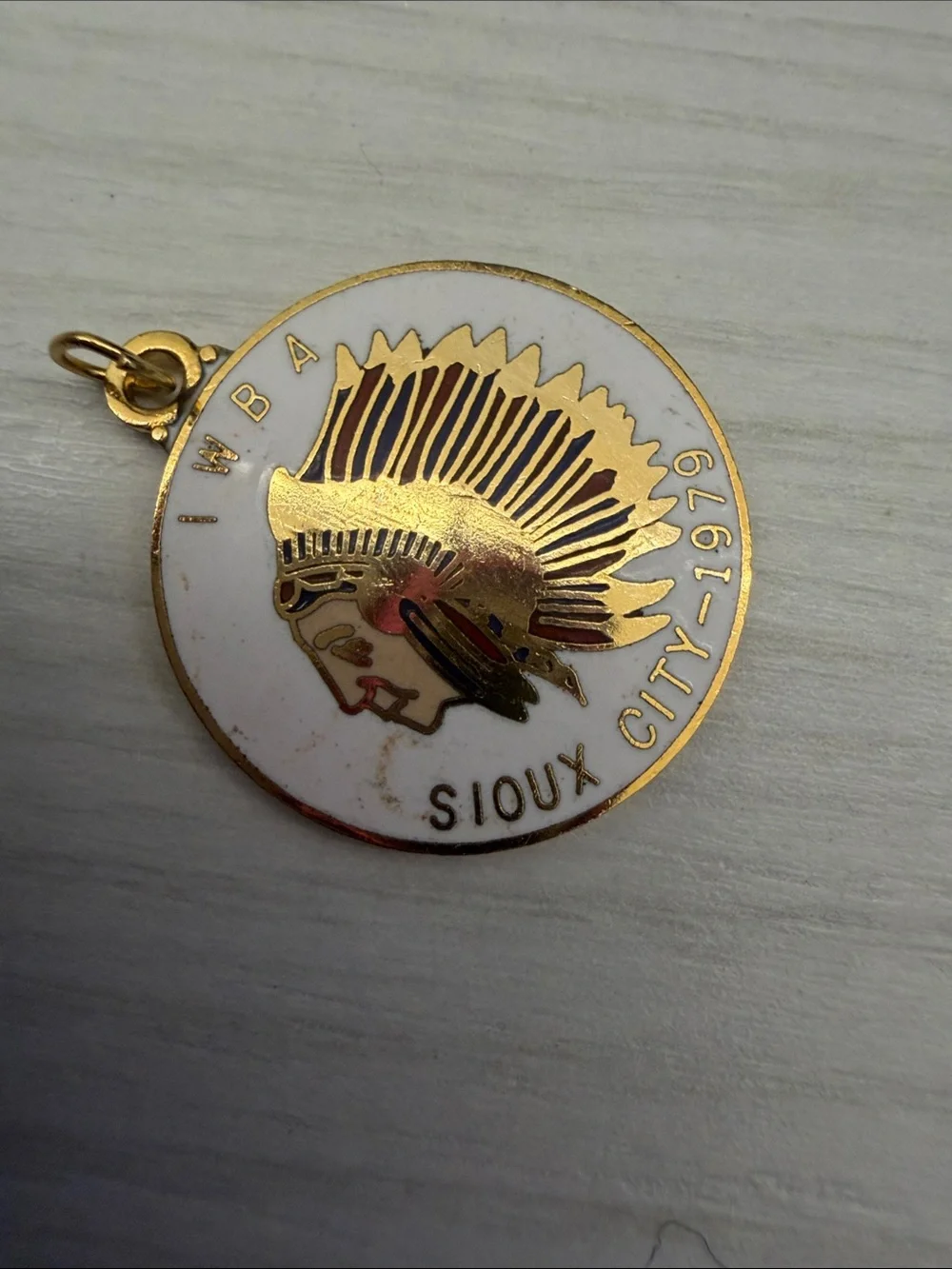 Sioux City 1979 Native Chief Medallion Pendant - Gold & White